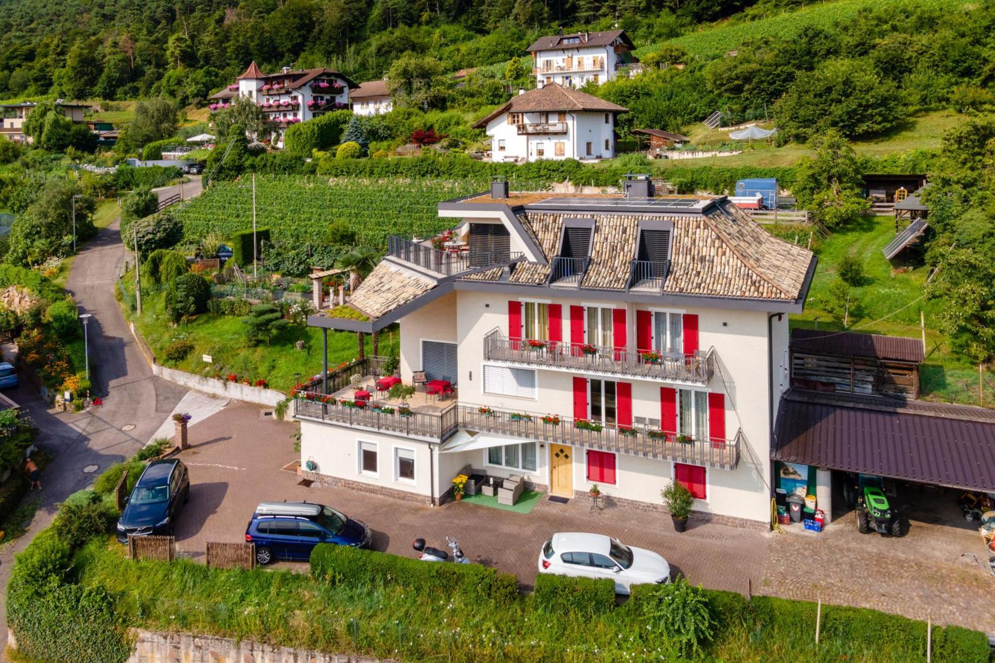 Haus Tirol Apartment Caldaro Luaran gambar